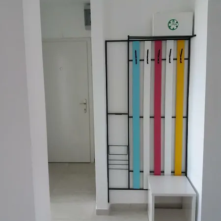 Lola App In City Center, 4+1 Pax *