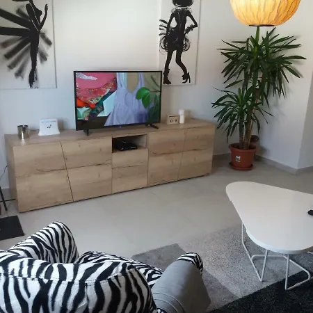 Lola App In City Center, 4+1 Pax Apartment *