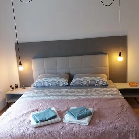 Apartment Lola App In City Center, 4+1 Pax Pula