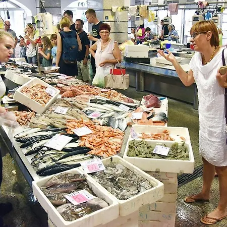 Lola App In City Center, 4+1 Pax * Póla