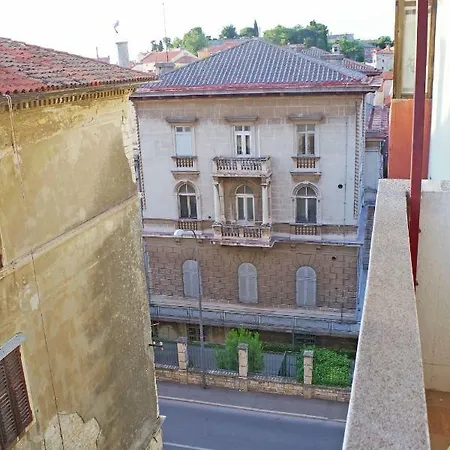 Lola App In Center, 4+1 Pax Appartement *