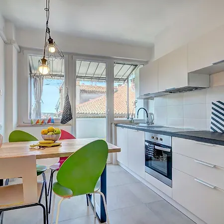 Appartement Lola App In Center, 4+1 Pax *